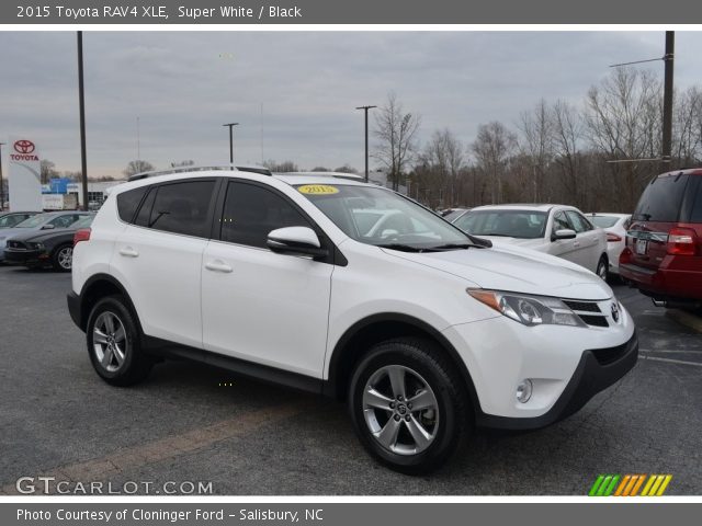 2015 Toyota RAV4 XLE in Super White