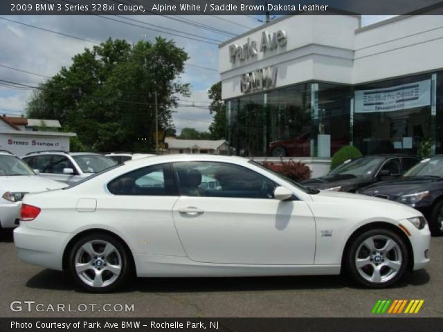 2009 BMW 3 Series 328xi Coupe in Alpine White