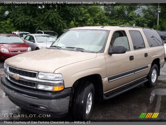 2005 Chevrolet Suburban 1500 LS 4x4 in Sandstone Metallic
