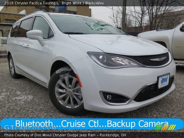 2018 Chrysler Pacifica Touring L in Bright White