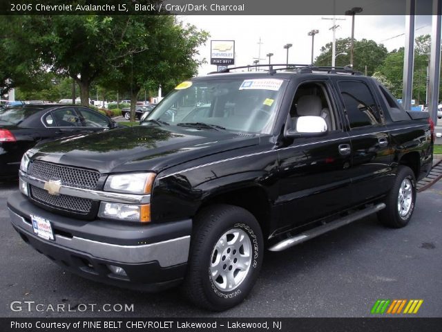 2006 Chevrolet Avalanche LS in Black