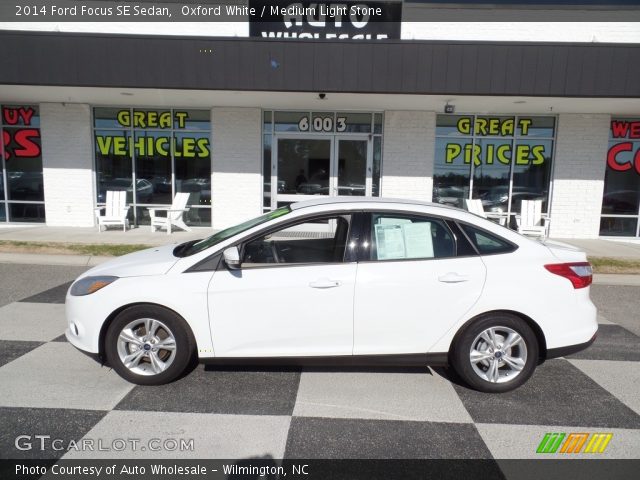 2014 Ford Focus SE Sedan in Oxford White