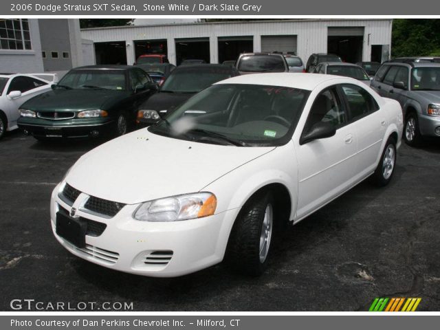 2006 Dodge Stratus SXT Sedan in Stone White
