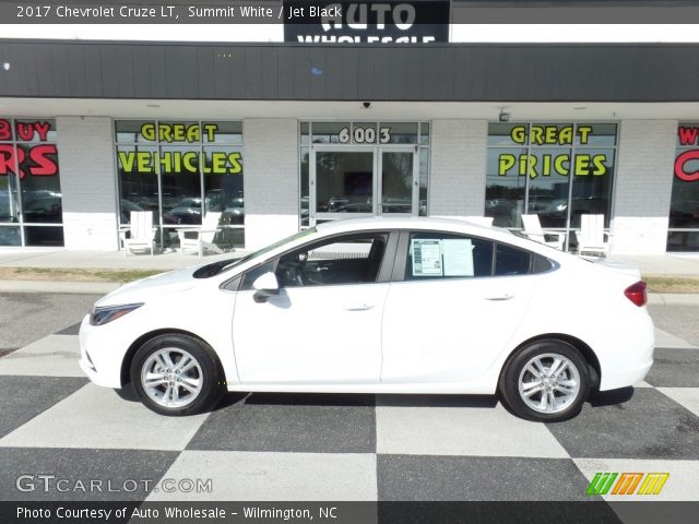 2017 Chevrolet Cruze LT in Summit White
