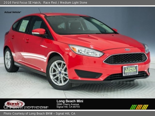 2016 Ford Focus SE Hatch in Race Red