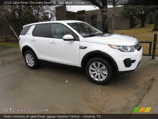 2018 Land Rover Discovery Sport SE in Fuji White