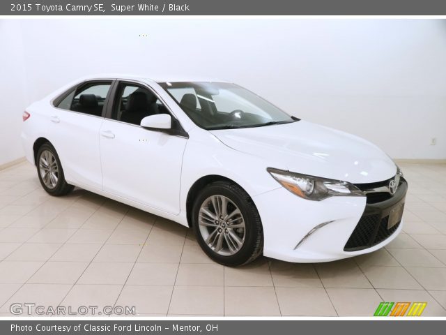 2015 Toyota Camry SE in Super White
