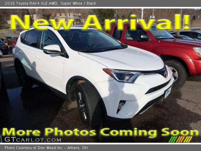 2016 Toyota RAV4 XLE AWD in Super White