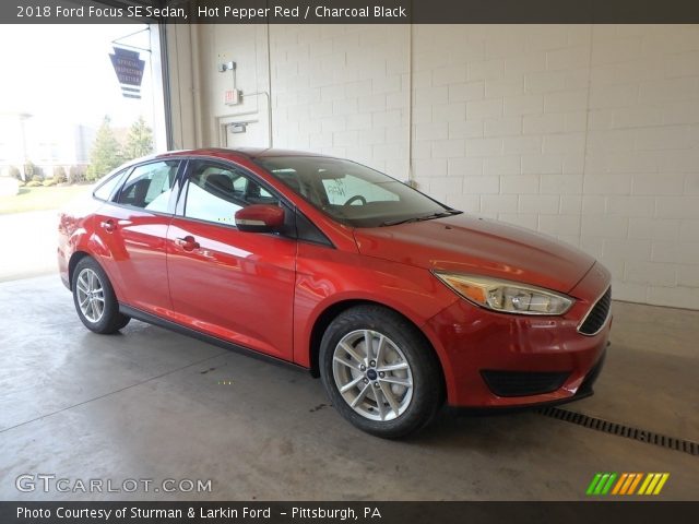 2018 Ford Focus SE Sedan in Hot Pepper Red