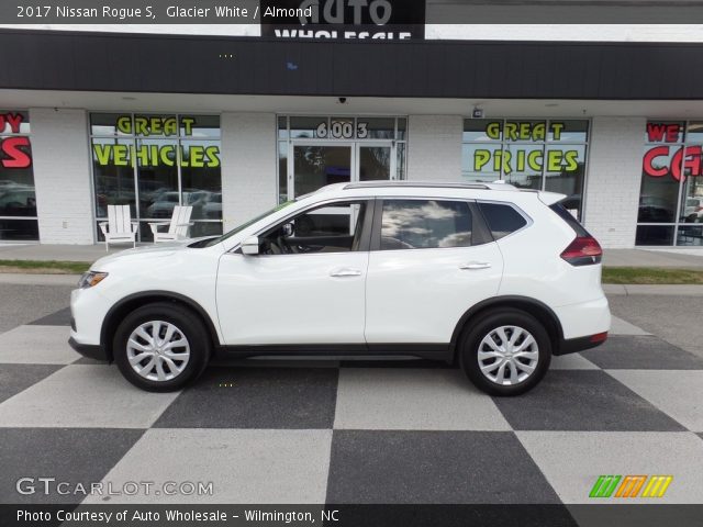 2017 Nissan Rogue S in Glacier White