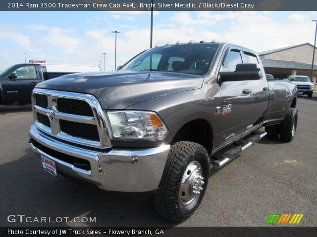 2014 Ram 3500 Tradesman Crew Cab 4x4 in Bright Silver Metallic