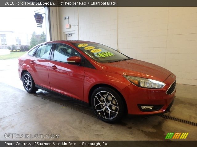 2018 Ford Focus SEL Sedan in Hot Pepper Red