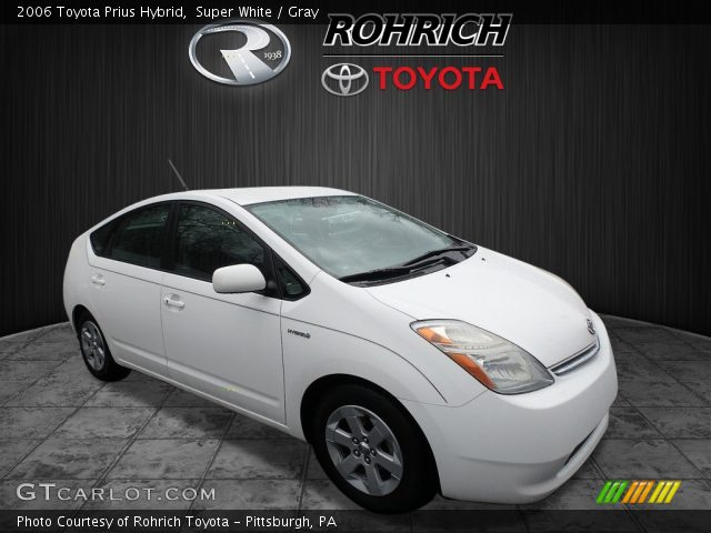 2006 Toyota Prius Hybrid in Super White