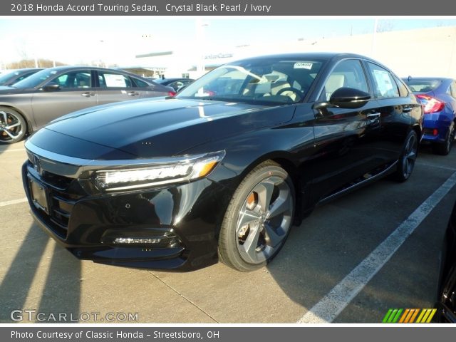 2018 Honda Accord Touring Sedan in Crystal Black Pearl