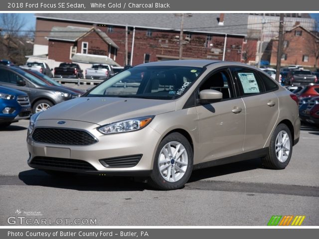 2018 Ford Focus SE Sedan in White Gold