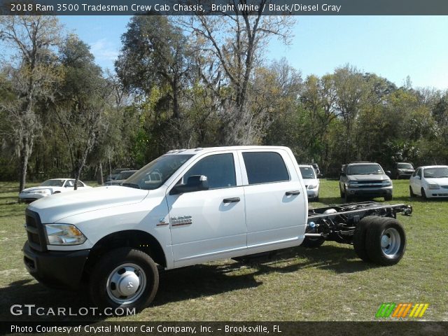 2018 Ram 3500 Tradesman Crew Cab Chassis in Bright White