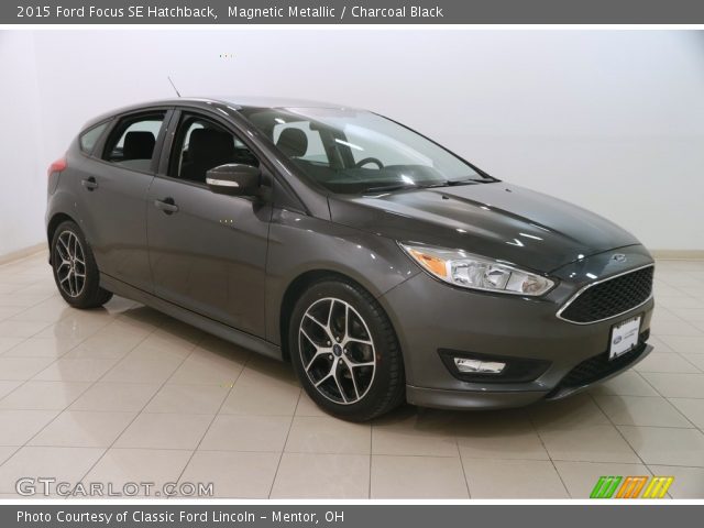 2015 Ford Focus SE Hatchback in Magnetic Metallic