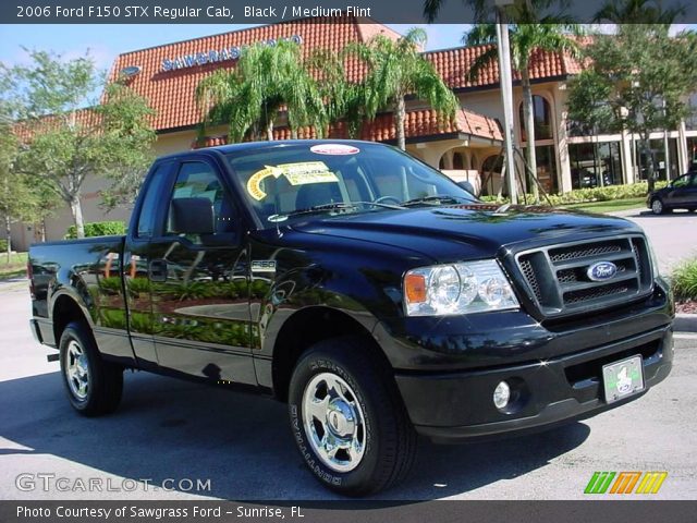 2006 Ford F150 STX Regular Cab in Black
