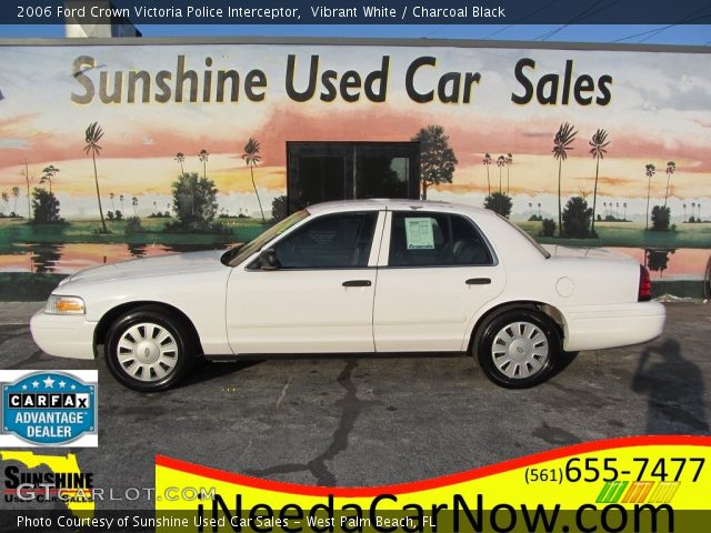 2006 Ford Crown Victoria Police Interceptor in Vibrant White