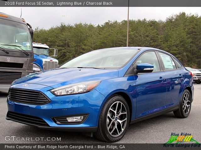 2018 Ford Focus SE Sedan in Lightning Blue