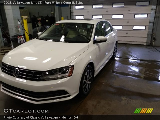 2018 Volkswagen Jetta SE in Pure White