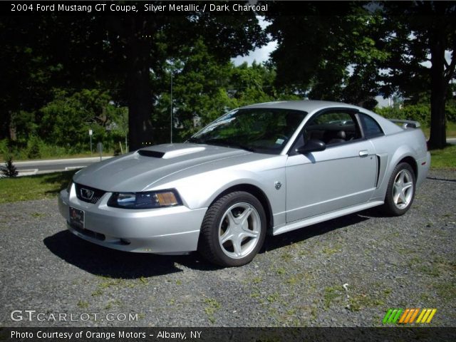 2004 Ford Mustang GT Coupe in Silver Metallic