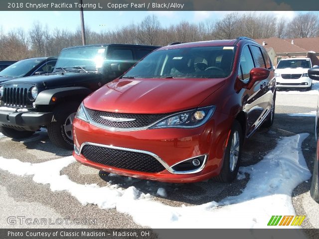 2018 Chrysler Pacifica Touring L in Copper Pearl