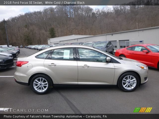 2018 Ford Focus SE Sedan in White Gold