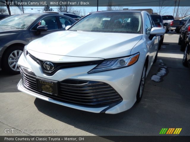 2018 Toyota Camry XLE in Wind Chill Pearl