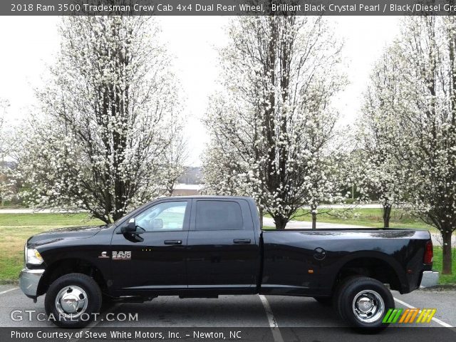 2018 Ram 3500 Tradesman Crew Cab 4x4 Dual Rear Wheel in Brilliant Black Crystal Pearl