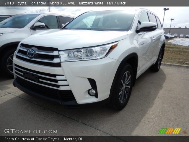 2018 Toyota Highlander Hybrid XLE AWD in Blizzard White Pearl