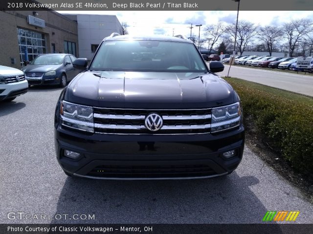 2018 Volkswagen Atlas SE 4Motion in Deep Black Pearl