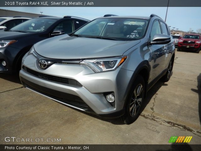 2018 Toyota RAV4 XLE in Silver Sky Metallic