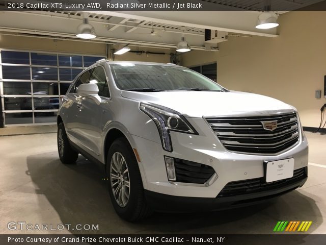 2018 Cadillac XT5 Luxury AWD in Radiant Silver Metallic