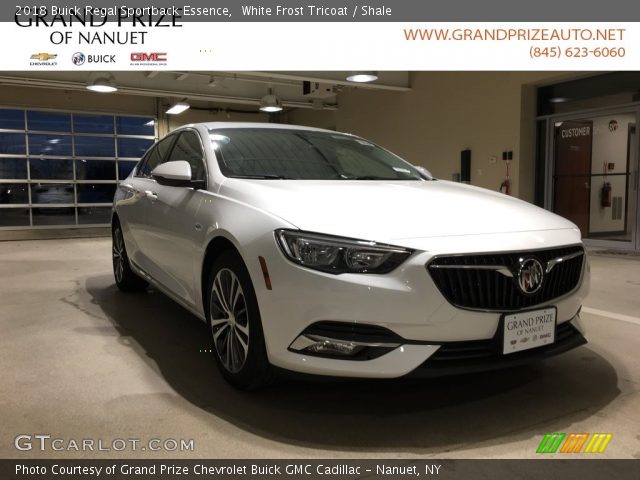 2018 Buick Regal Sportback Essence in White Frost Tricoat