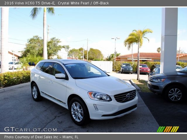 2016 Volvo XC60 T5 Drive-E in Crystal White Pearl