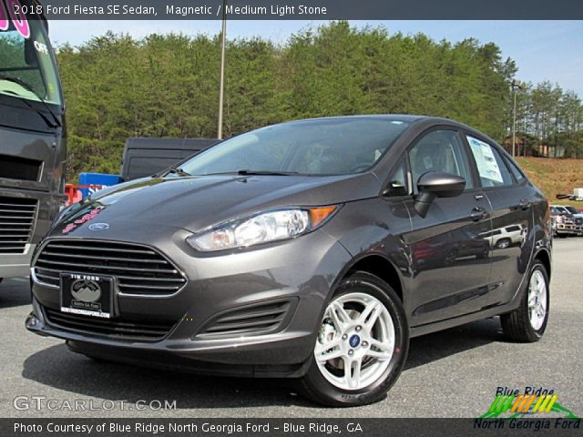 2018 Ford Fiesta SE Sedan in Magnetic