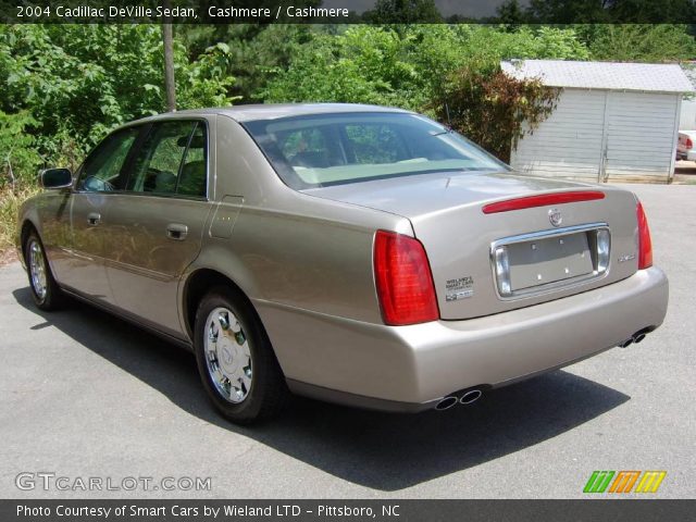 2004 Cadillac DeVille Sedan in Cashmere