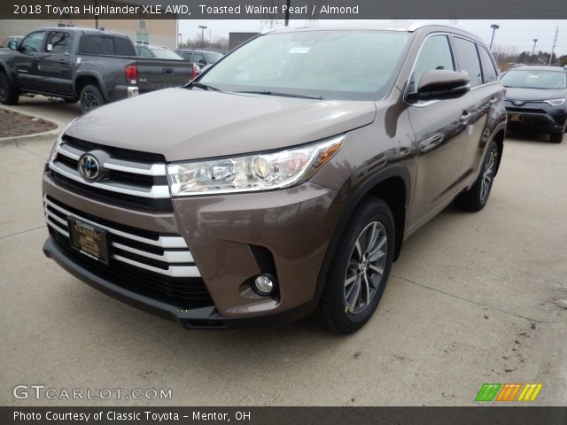 2018 Toyota Highlander XLE AWD in Toasted Walnut Pearl