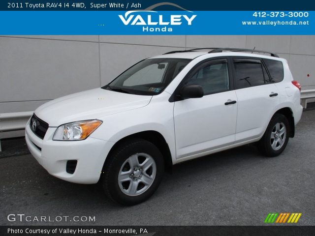 2011 Toyota RAV4 I4 4WD in Super White