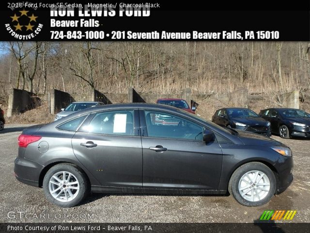 2018 Ford Focus SE Sedan in Magnetic