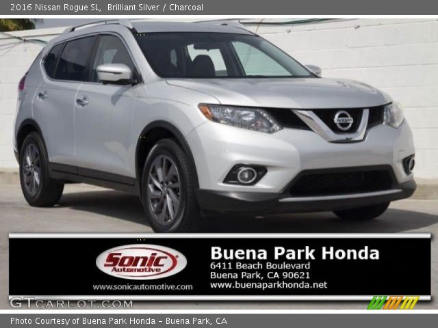 2016 Nissan Rogue SL in Brilliant Silver