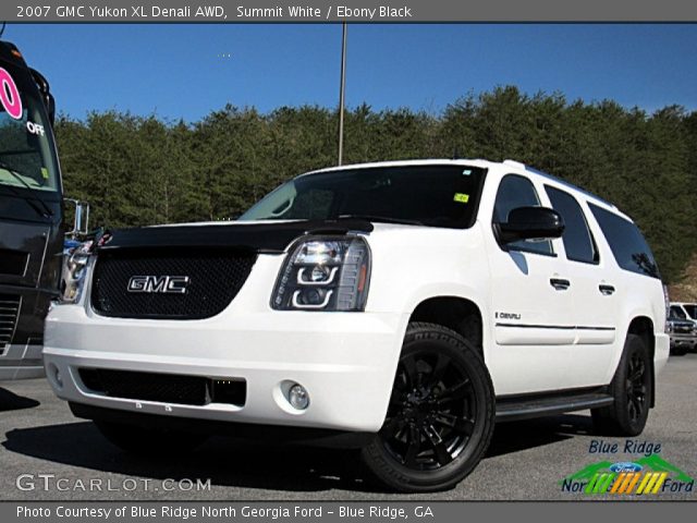 2007 GMC Yukon XL Denali AWD in Summit White