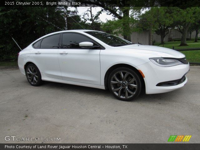 2015 Chrysler 200 S in Bright White