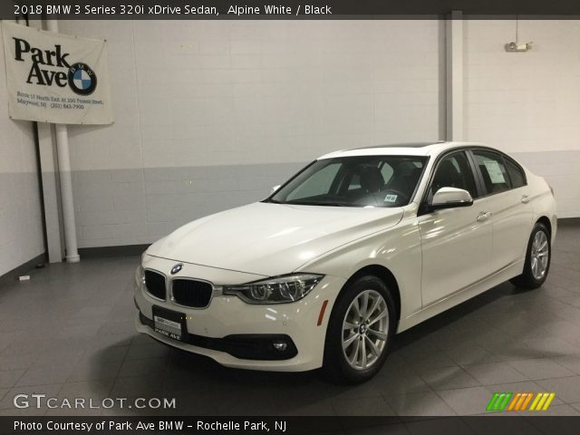 2018 BMW 3 Series 320i xDrive Sedan in Alpine White