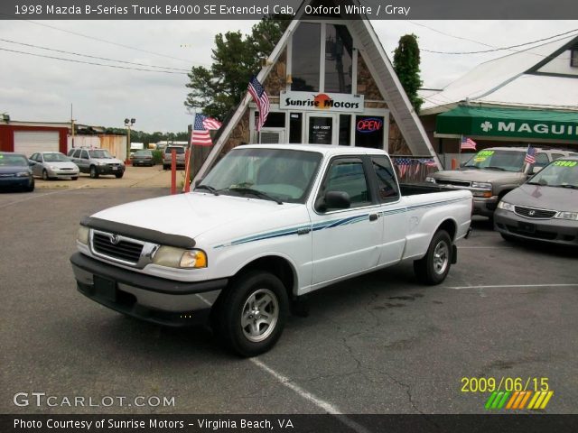 1998 Mazda B-Series Truck B4000 SE Extended Cab in Oxford White