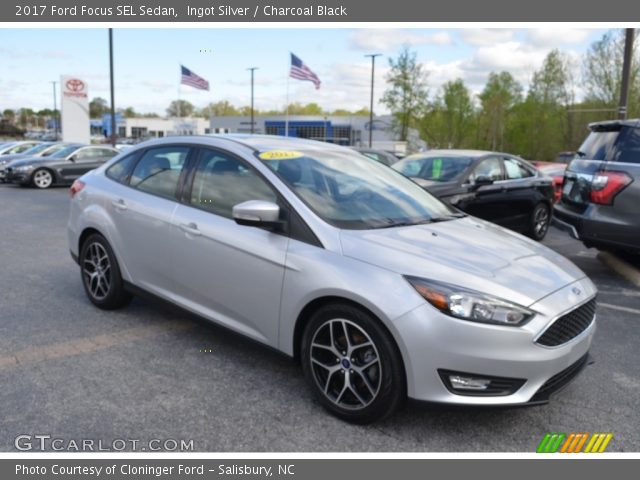 2017 Ford Focus SEL Sedan in Ingot Silver