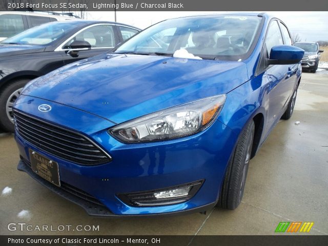2018 Ford Focus SE Sedan in Lightning Blue