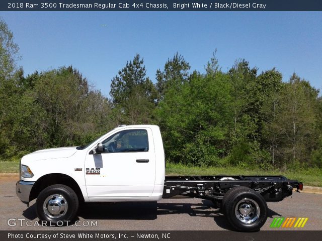 2018 Ram 3500 Tradesman Regular Cab 4x4 Chassis in Bright White