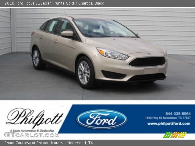 2018 Ford Focus SE Sedan in White Gold
